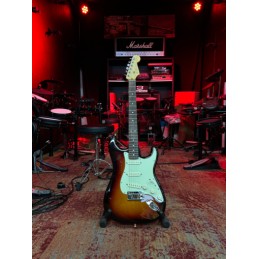 FENDER - GUITARE ELECTRIQUE...